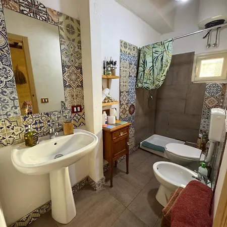 Apartment Artist House *