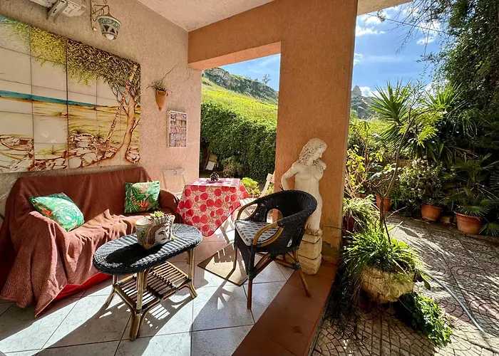 Апартаменти Artist House *